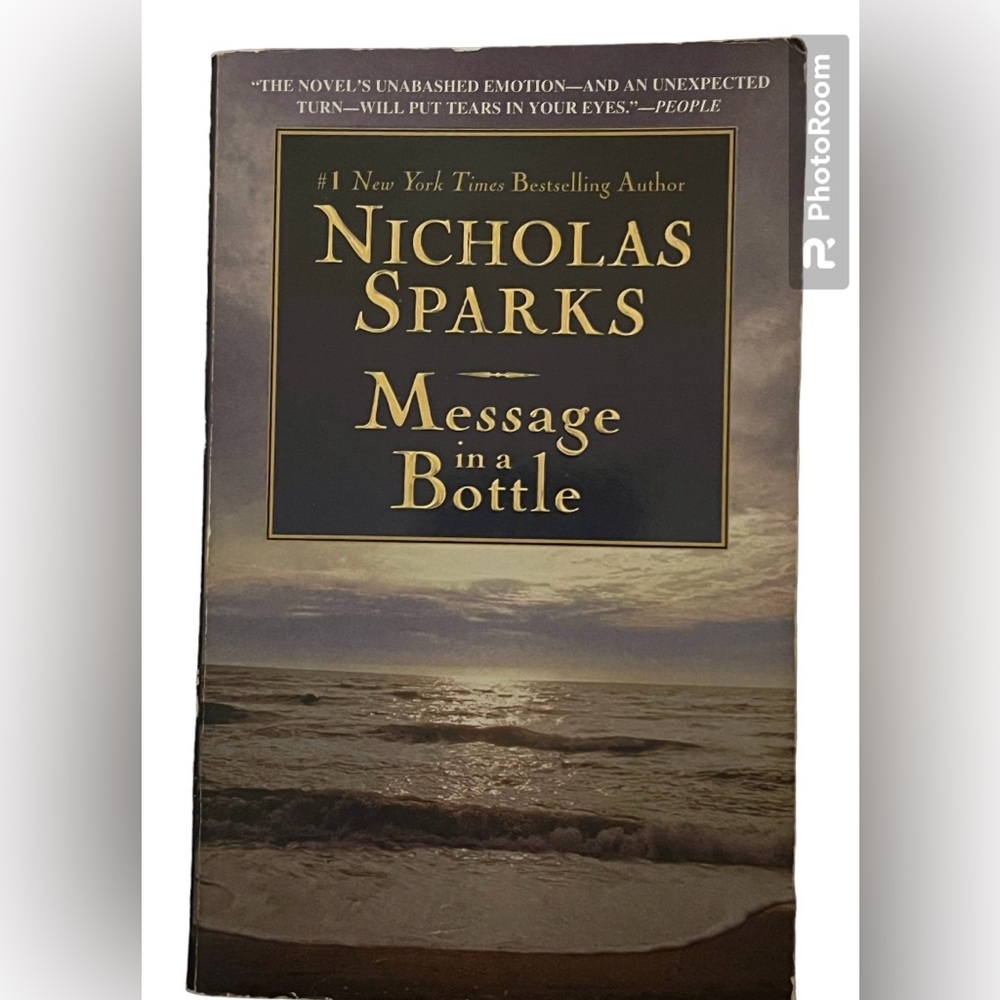 Nicholas Sparks Message in a Bottle book
